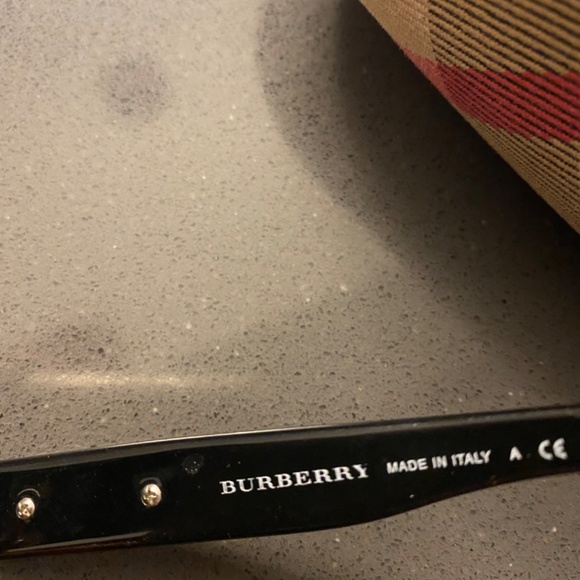 Burberry sunglasses main image 4